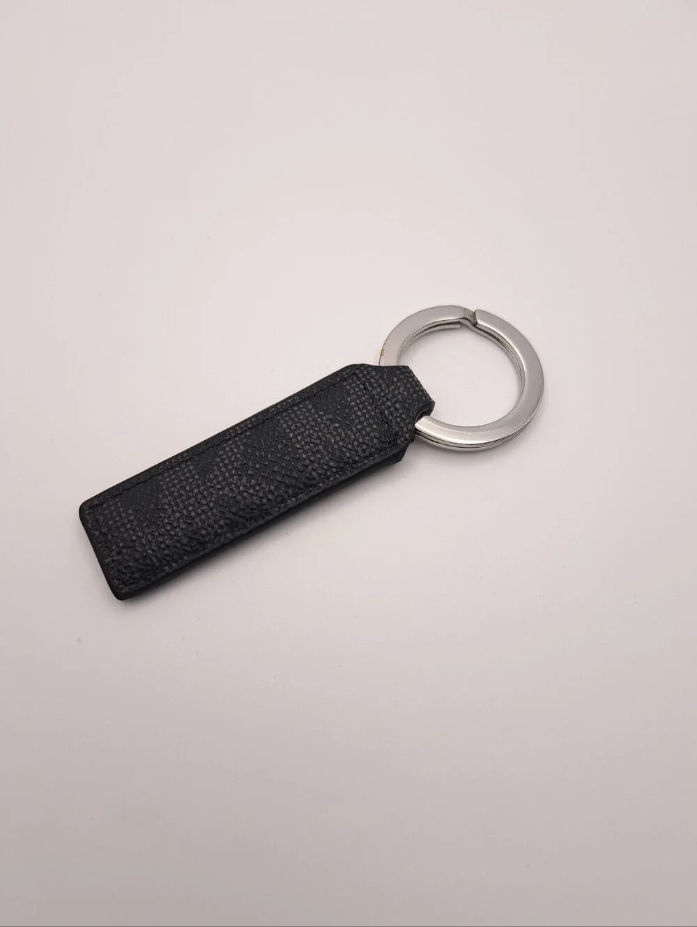 Michael Kors Leather Gray Men’s Logo Graphic Silver Ring Keychain